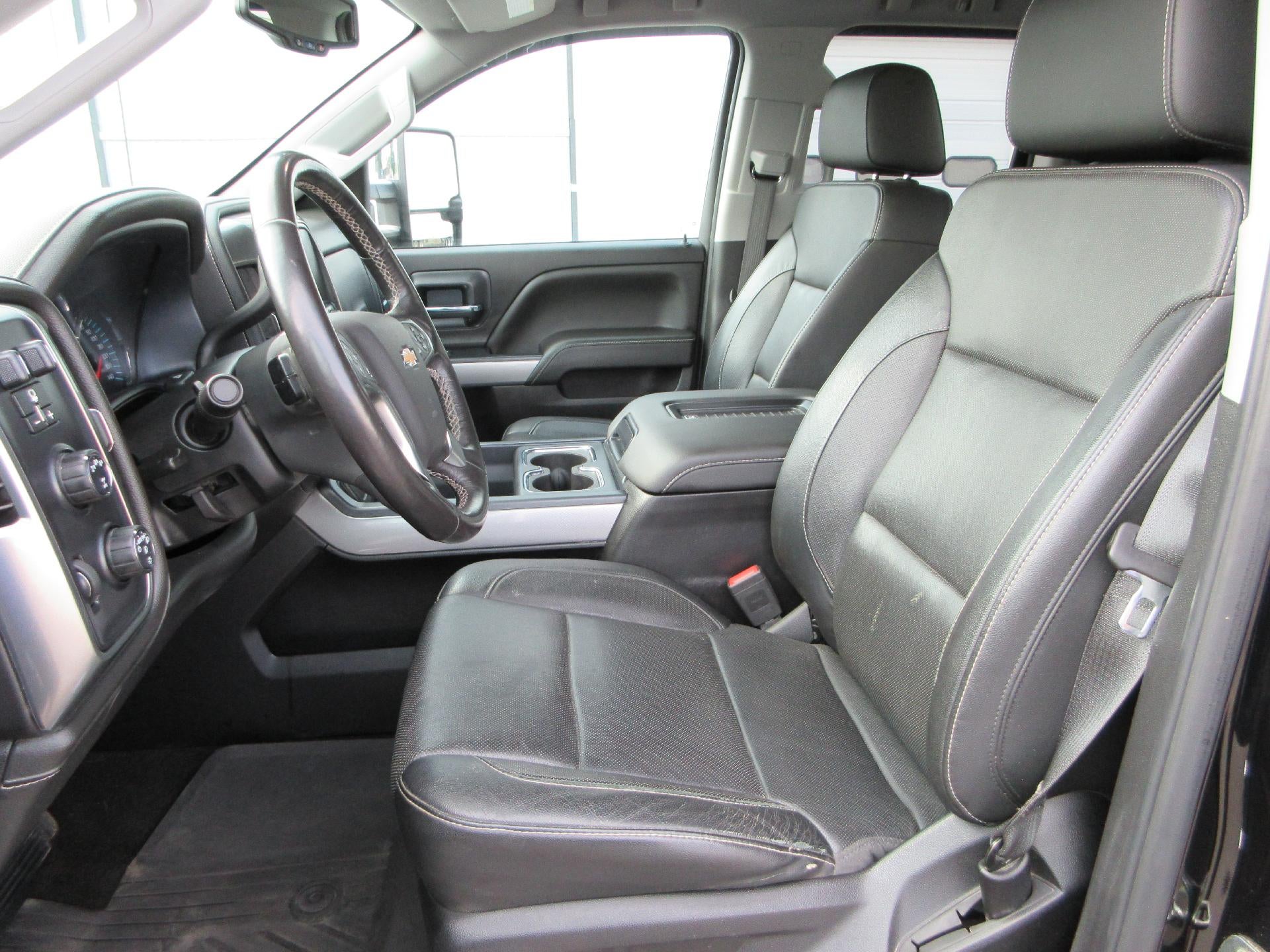 2018 Chevrolet Silverado 2500HD LTZ - Photo 10
