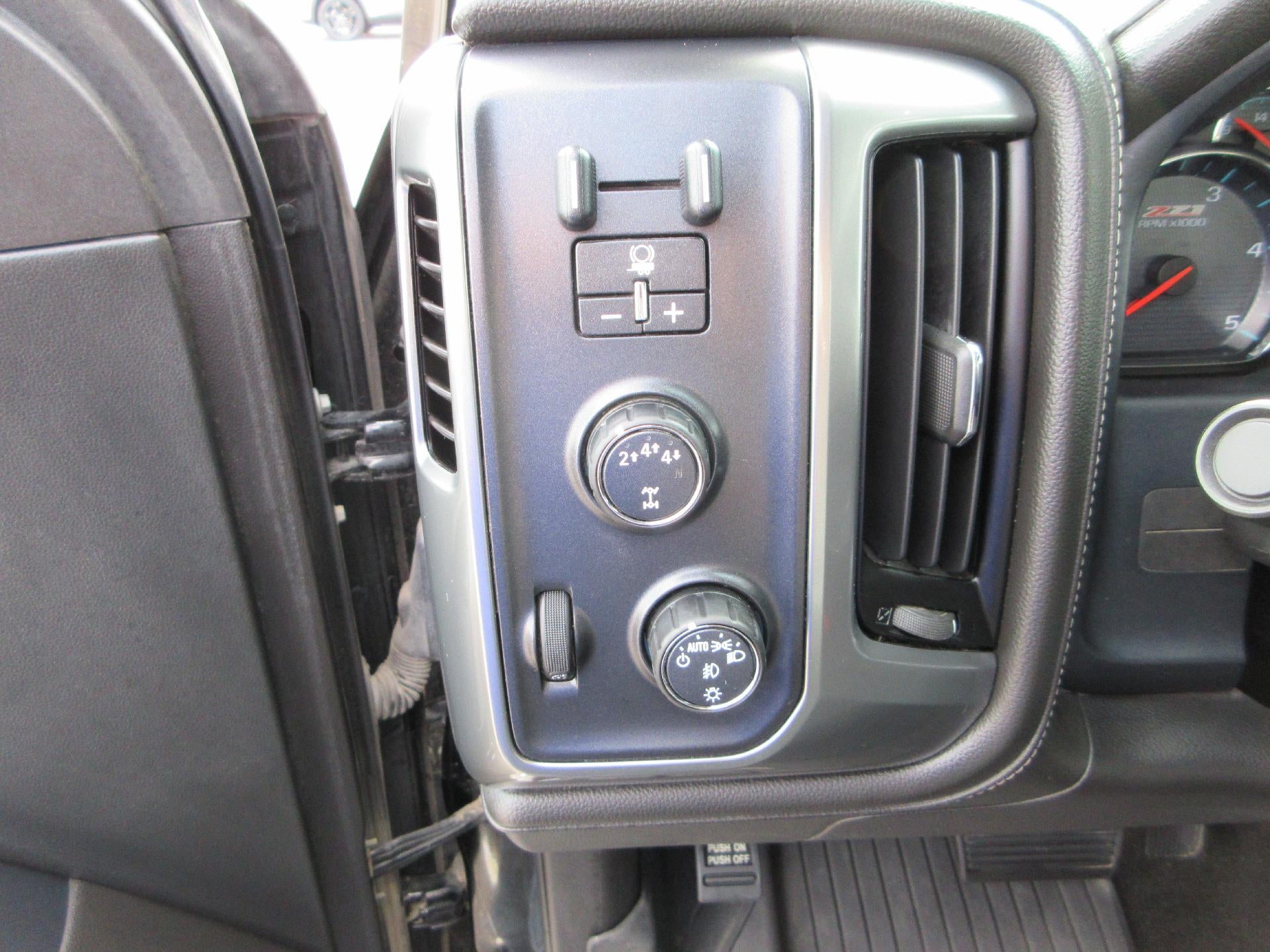 2018 Chevrolet Silverado 2500HD LTZ - Photo 11