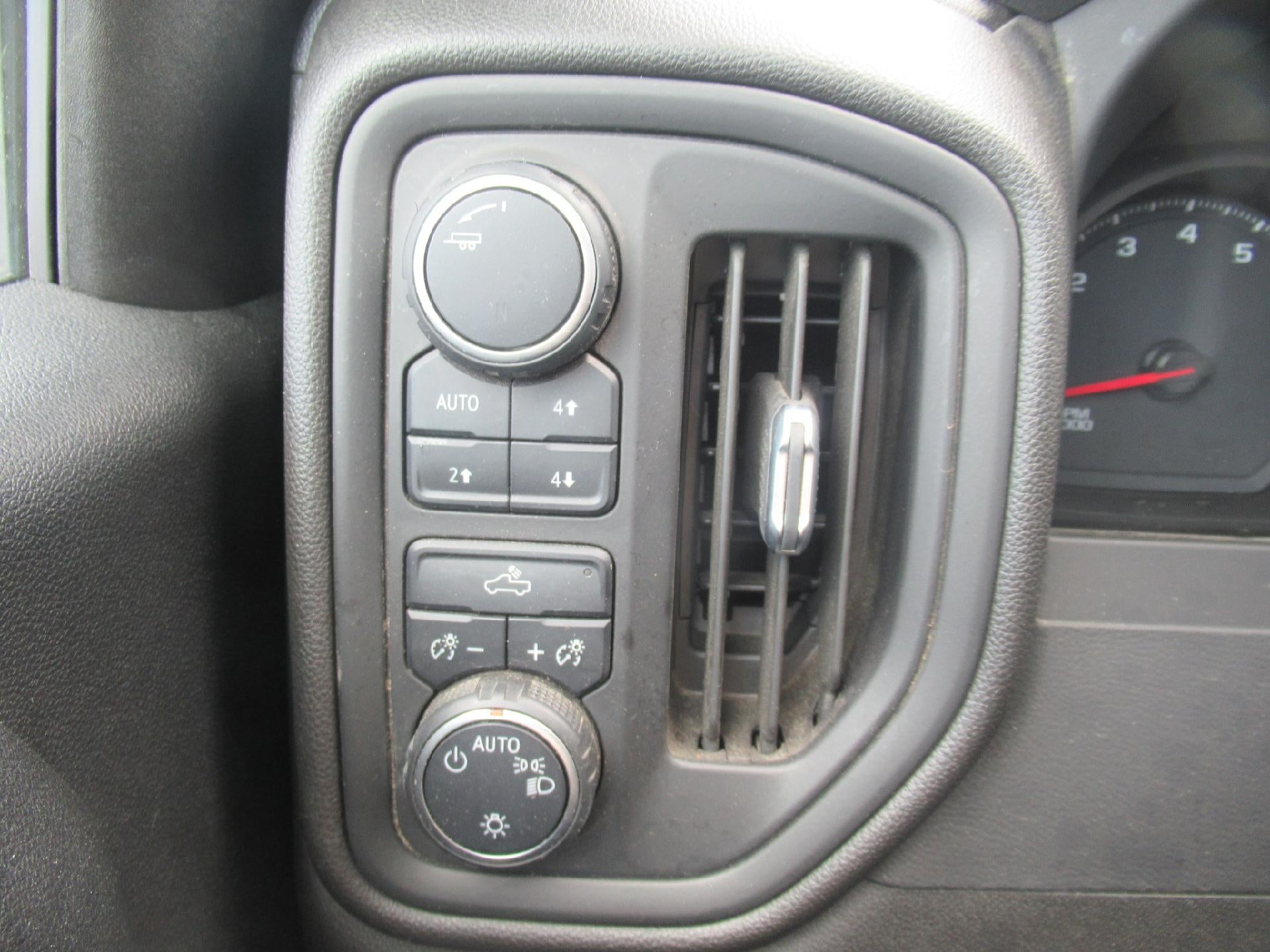 2021 Chevrolet Silverado 1500 Custom Trail Boss