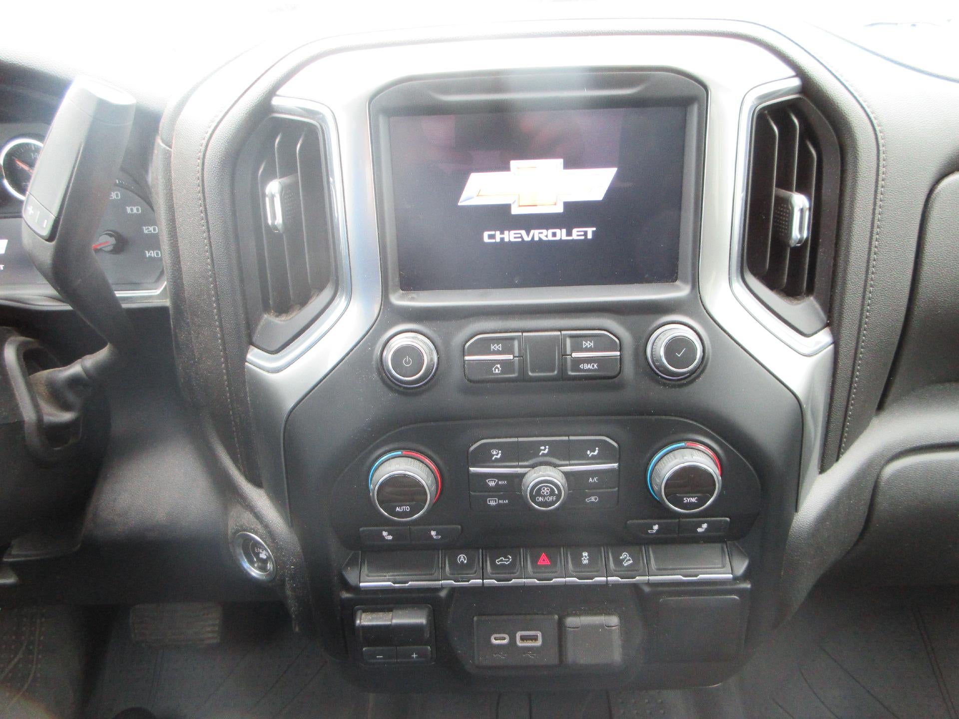 2019 Chevrolet Silverado 1500 RST - Photo 12