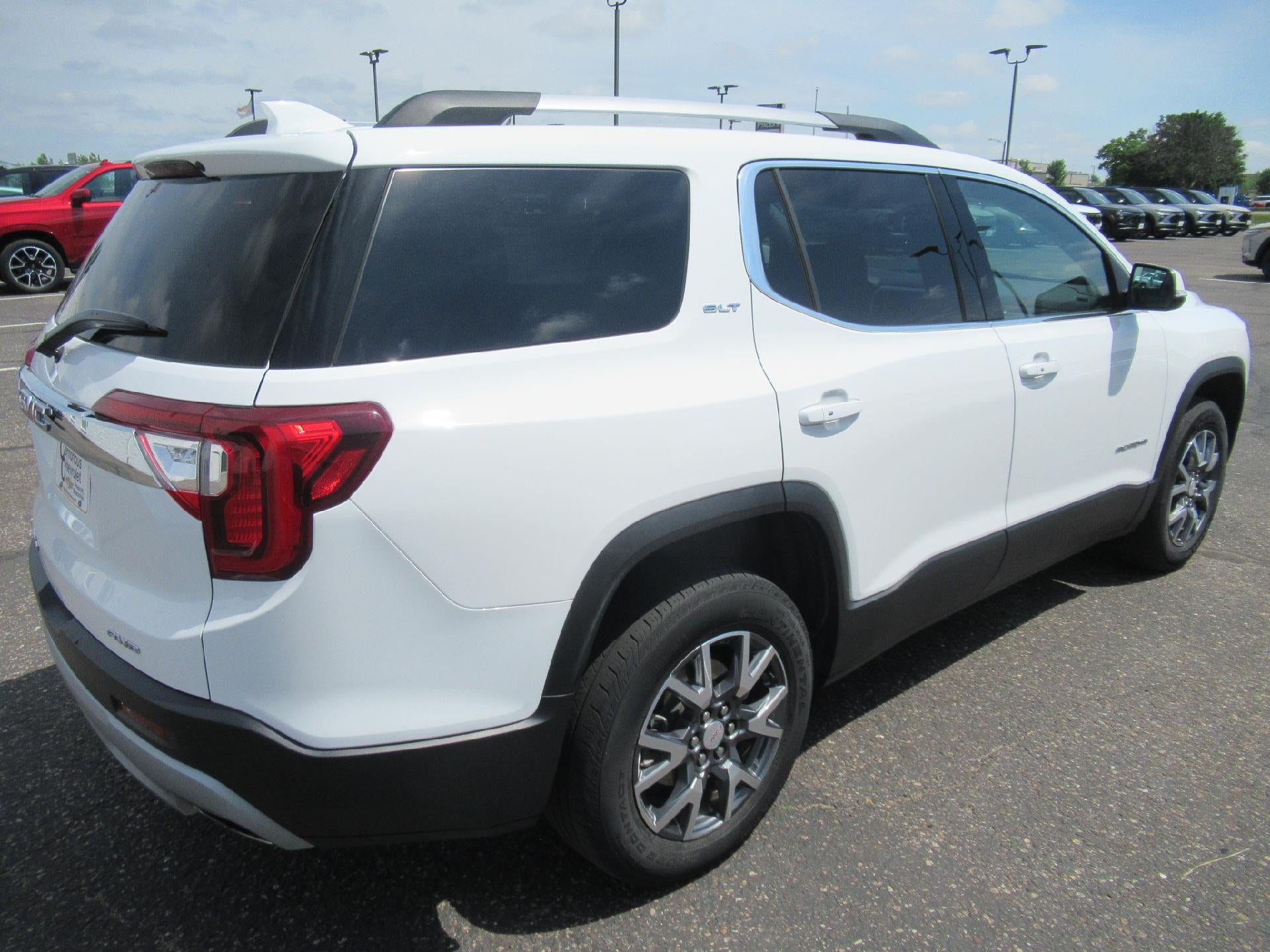 2023 GMC Acadia SLT