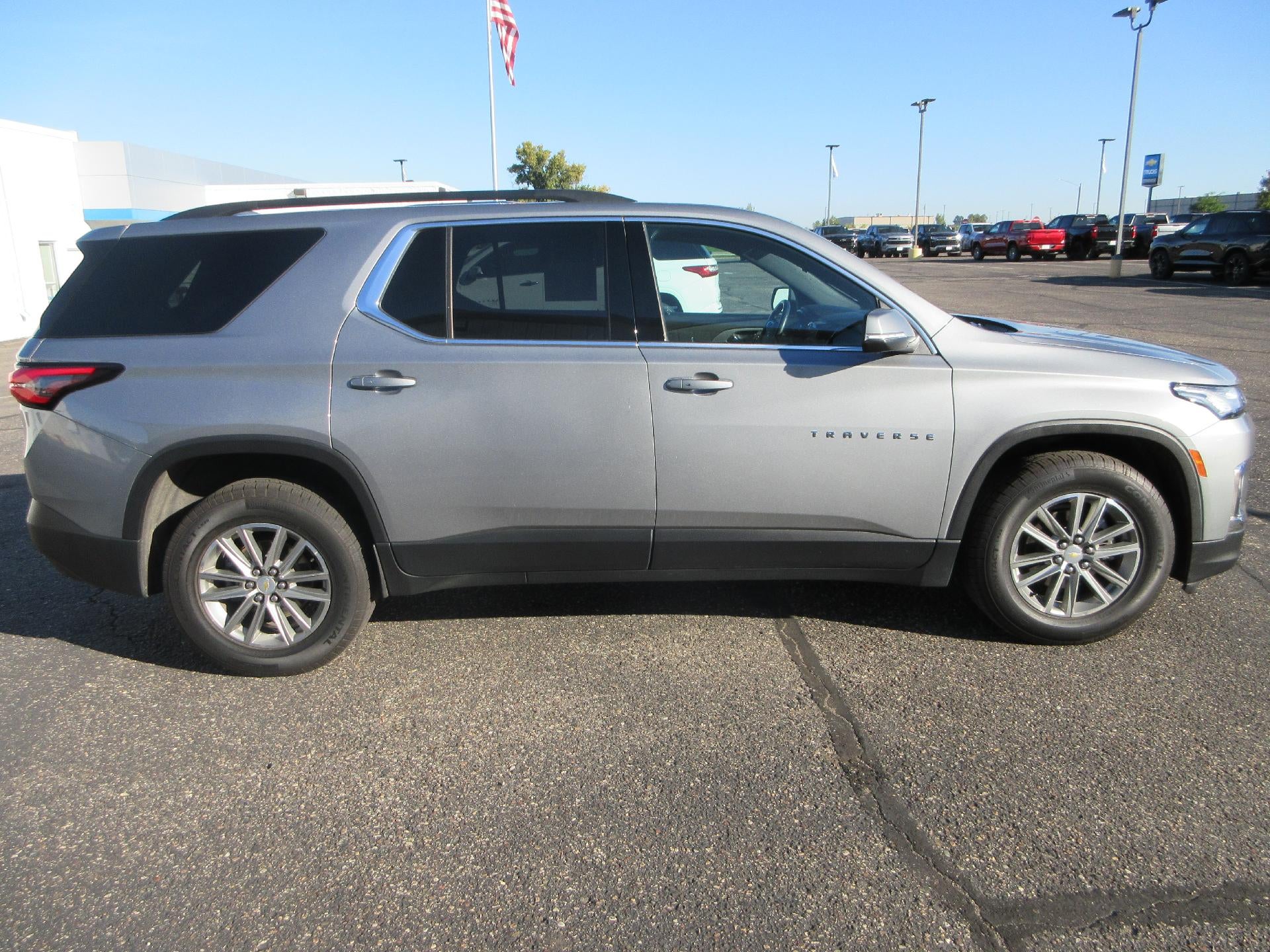 2023 Chevrolet Traverse LT Cloth