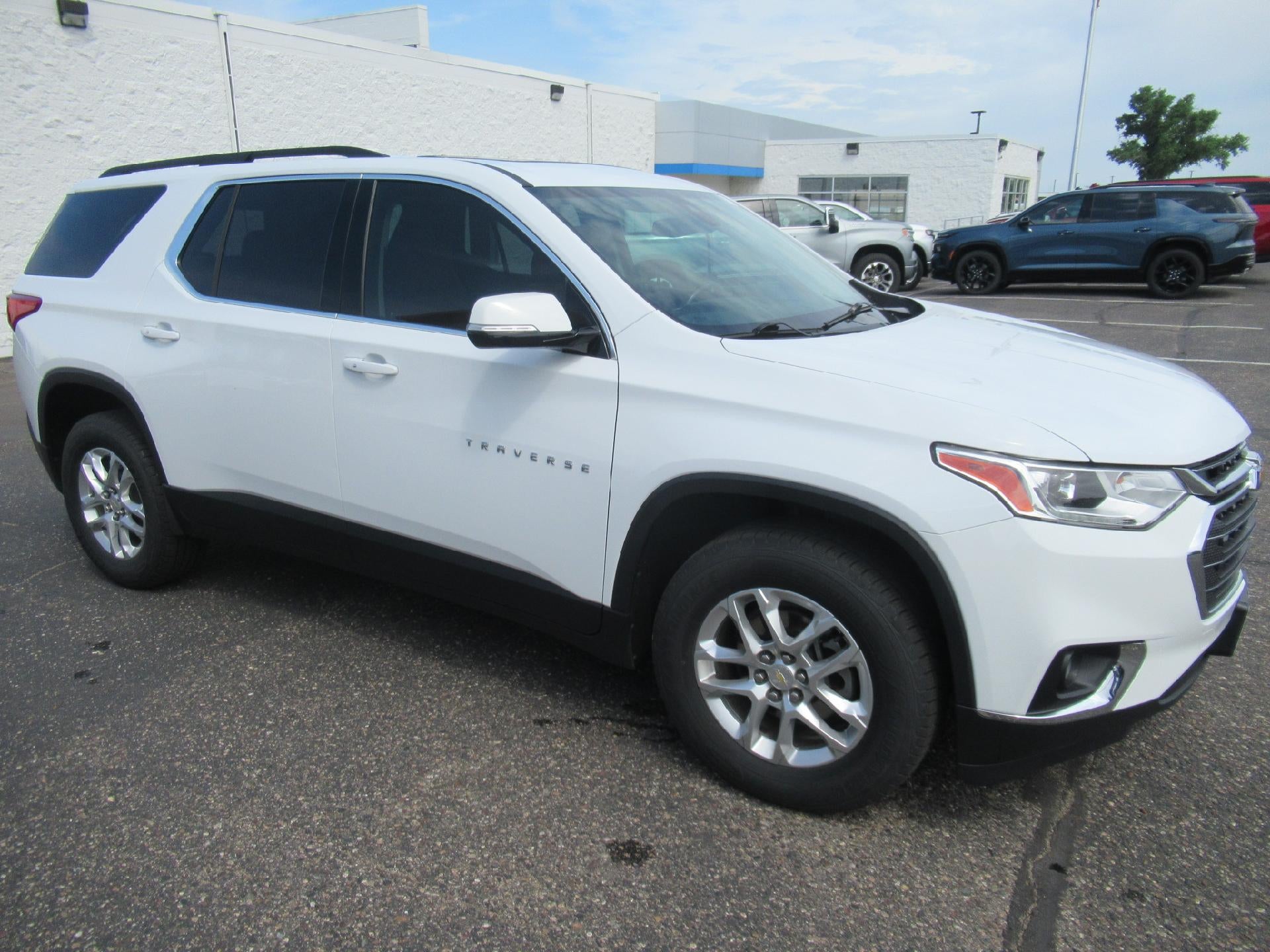 2020 Chevrolet Traverse LT Cloth