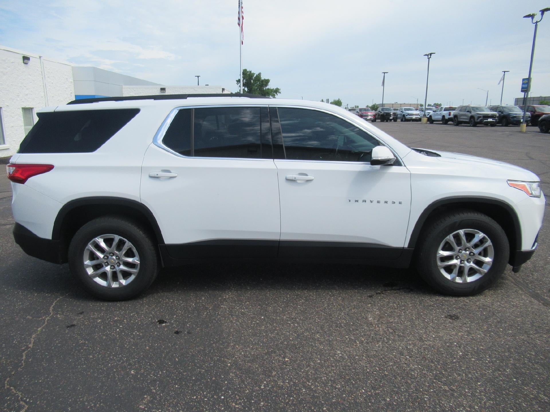2020 Chevrolet Traverse LT Cloth