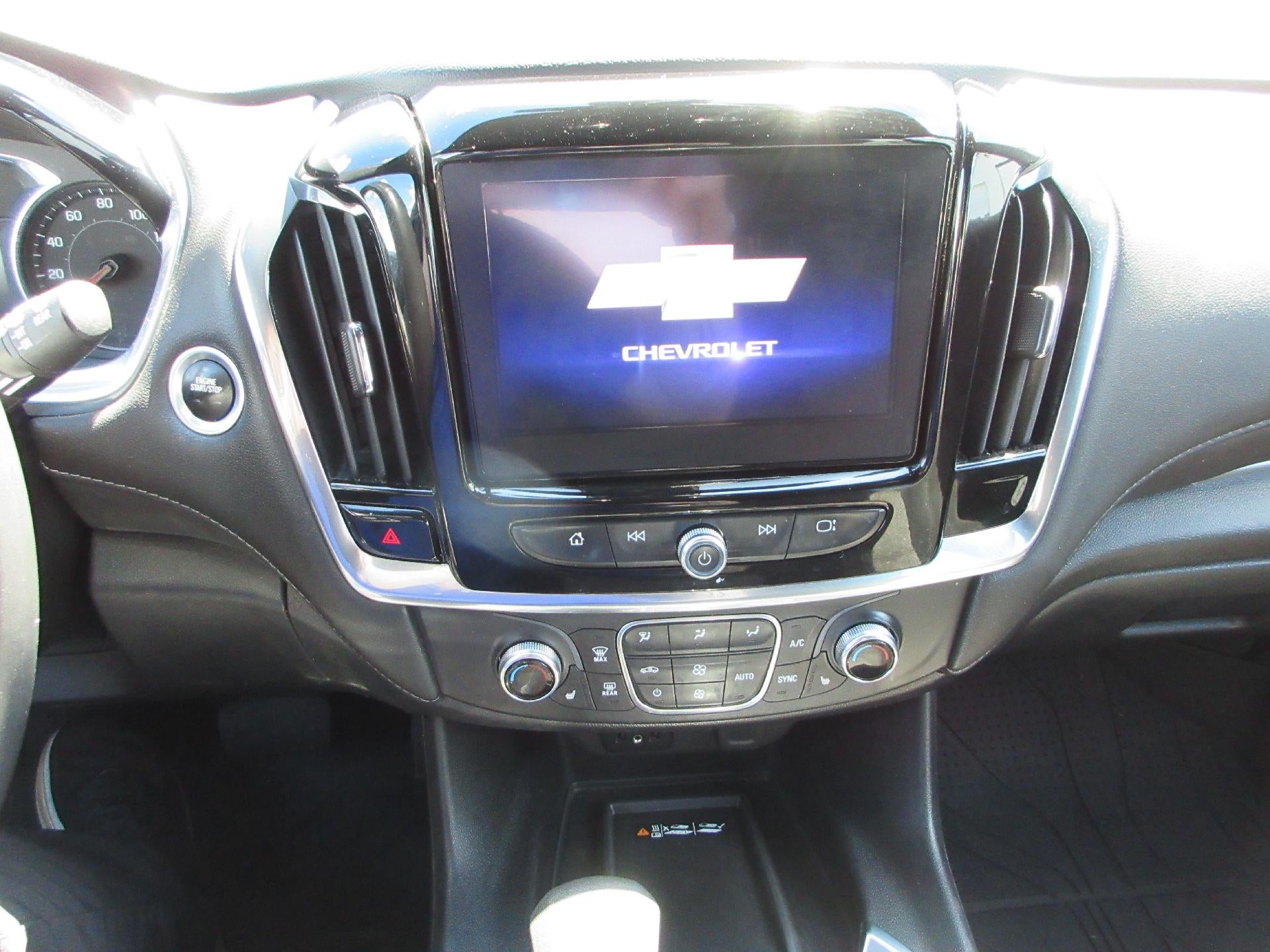 2022 Chevrolet Traverse LT Cloth