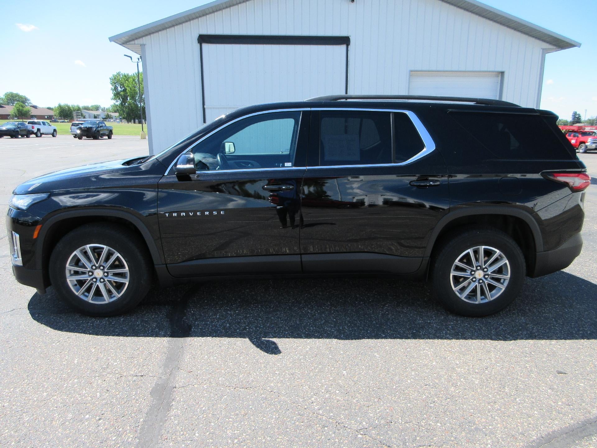 2022 Chevrolet Traverse LT Cloth