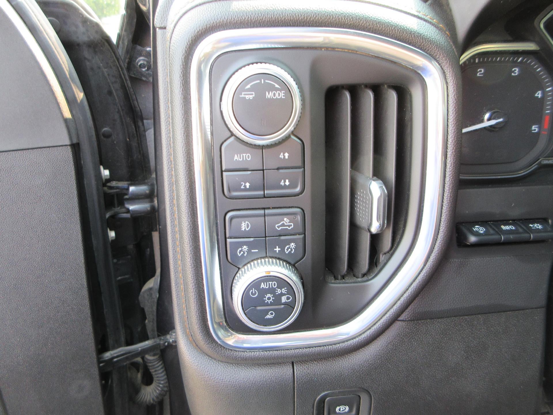 2020 GMC Sierra 3500HD AT4 - Photo 11