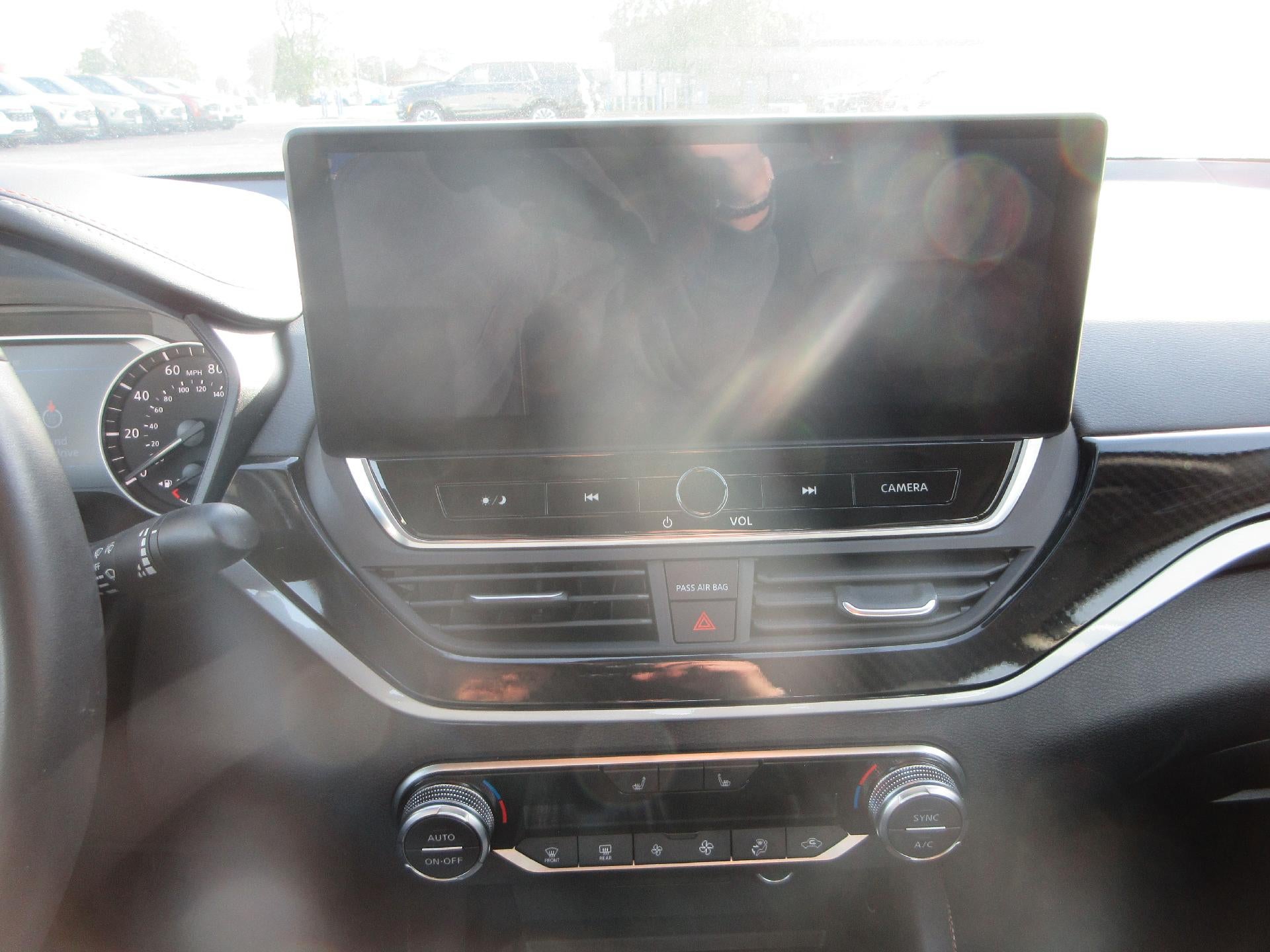 2025 Nissan Altima SR - Photo 12