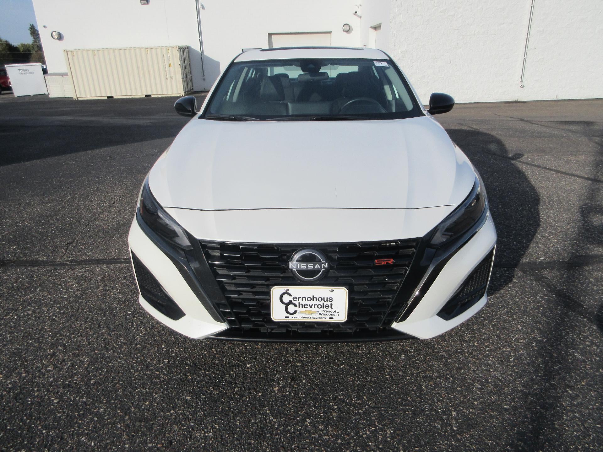 2025 Nissan Altima SR - Photo 2