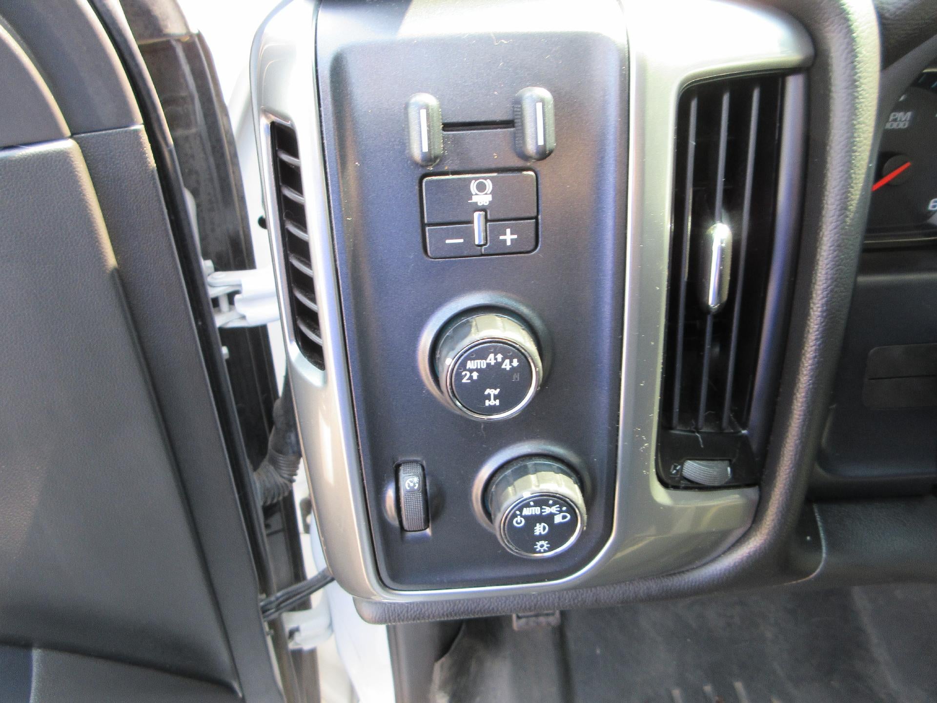 2018 Chevrolet Silverado 1500 LT - Photo 10